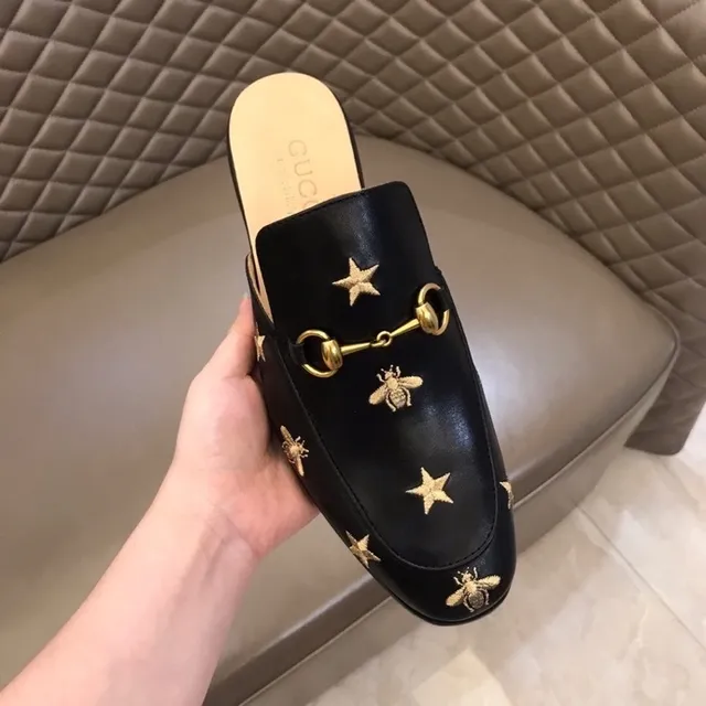 Gucci Horsebit 1955 مطرز نجمة و نحل حذاء مفتوح الكعب جلد أسود 8