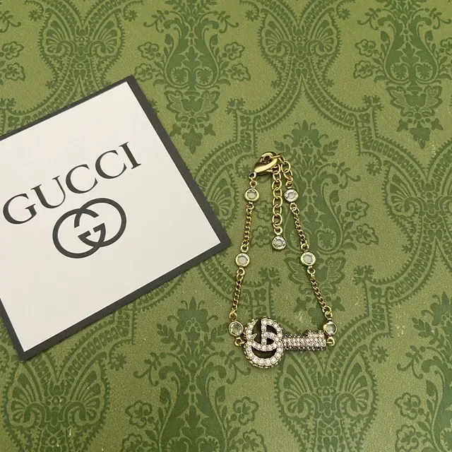 Gucci Interlocking G Pulseira de Corrente com Cristais Tono Dourado 4