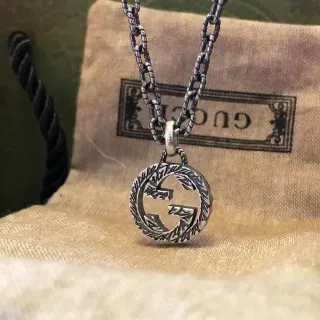 Collier pendentif Gucci Interlocking G Laurel Wreath
