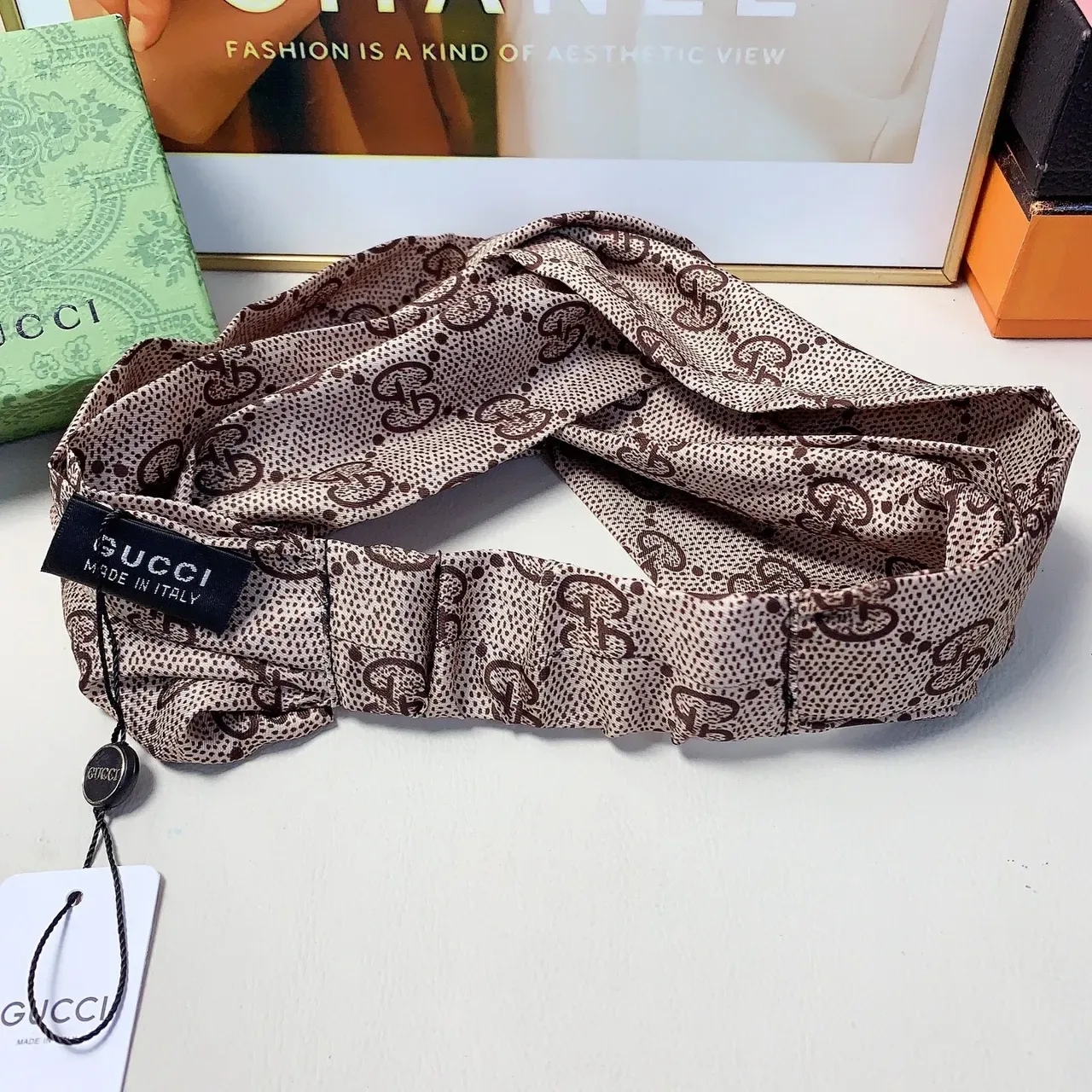 Gucci GG Interlocking Monogram Cachecol de Seda 9