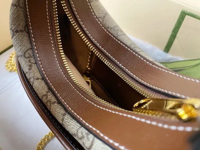 Gucci Jackie 1961 بيج بني GG Monogram كانفاس حقيبة تحت الإبط 2