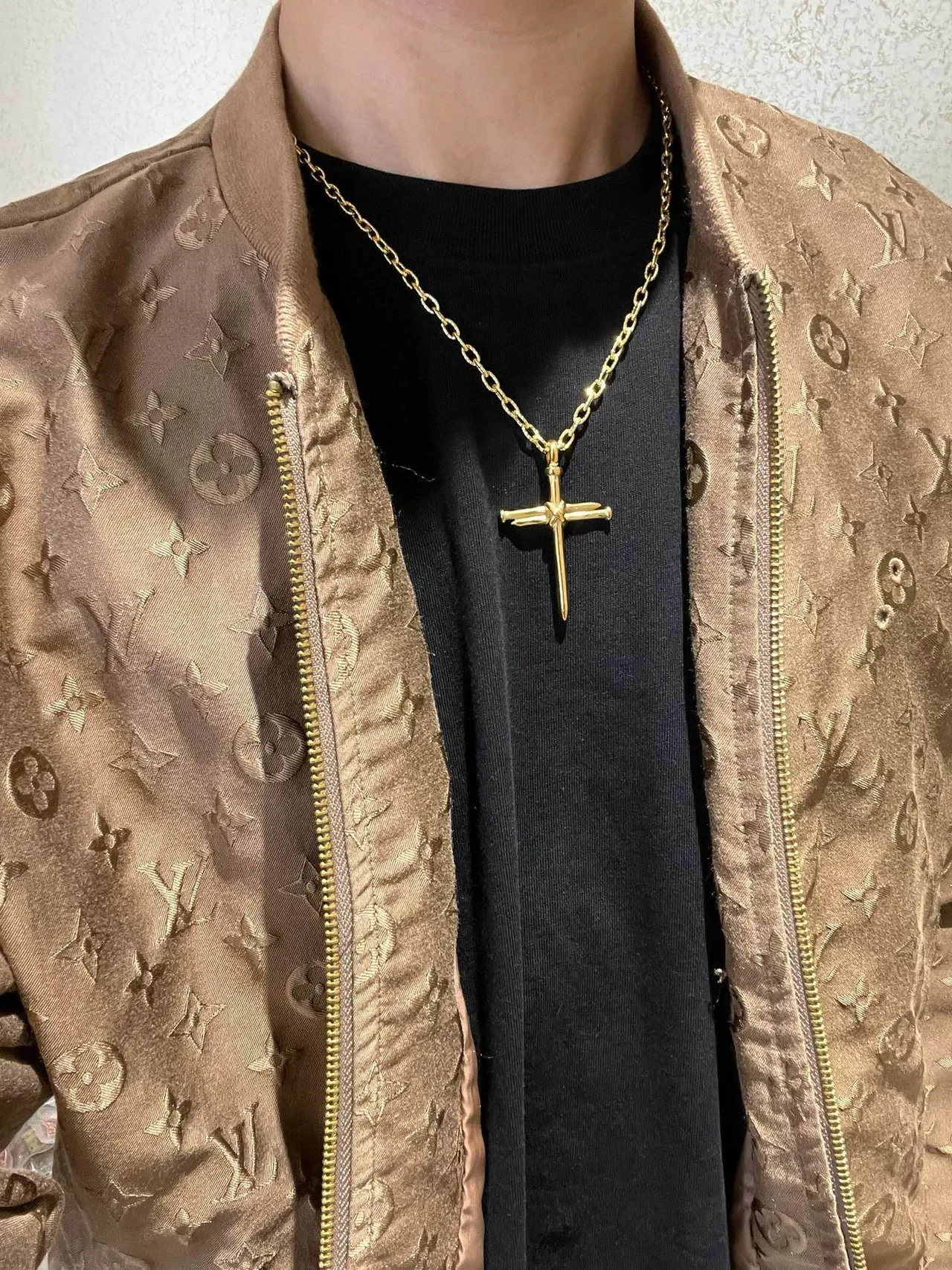 Collier Gucci Croix à Clous Chaîne Dorée 2