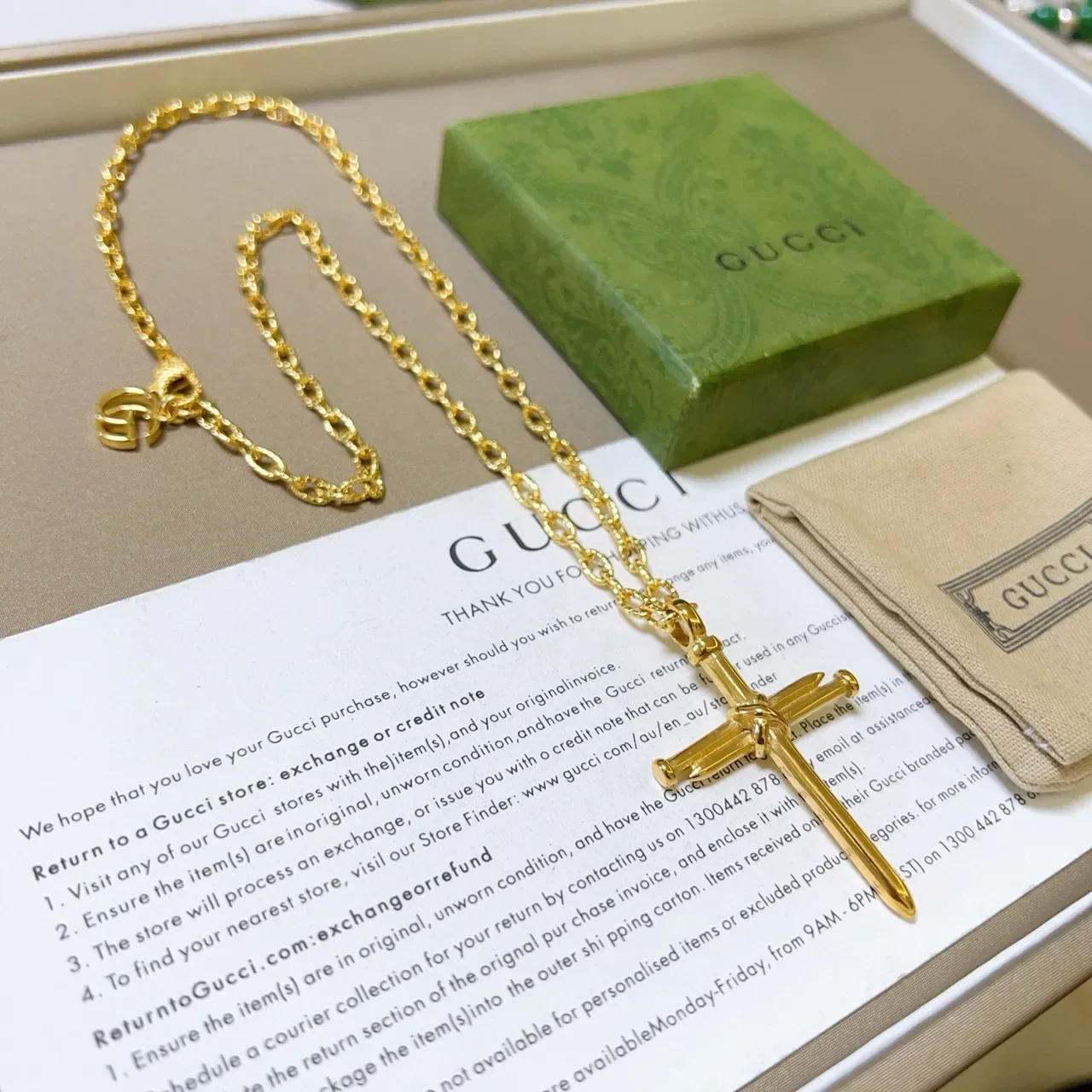 Collier Gucci Croix à Clous Chaîne Dorée 4