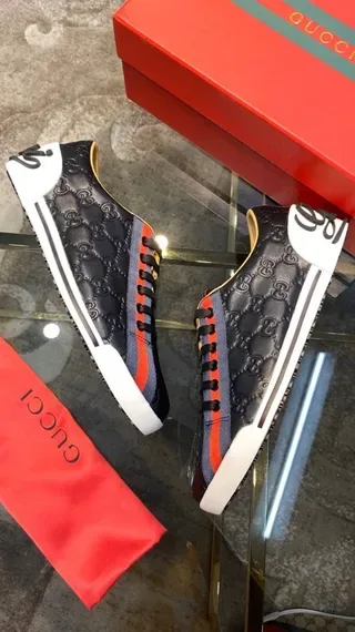 Gucci Navy Red embossées GG Monogram cuir accent rayure web lifestyle sneakers 3