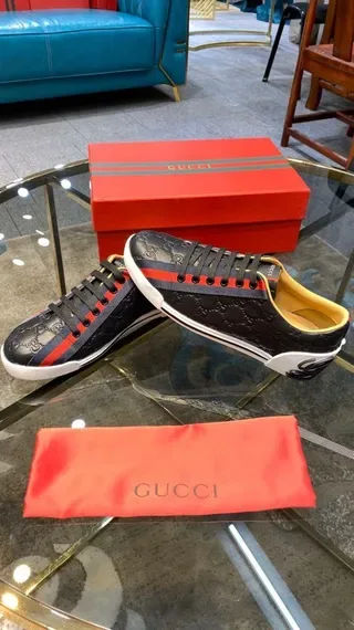 Gucci Navy Red embossées GG Monogram cuir accent rayure web lifestyle sneakers 5