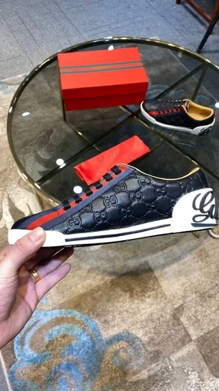 Gucci Navy Red embossées GG Monogram cuir accent rayure web lifestyle sneakers 7