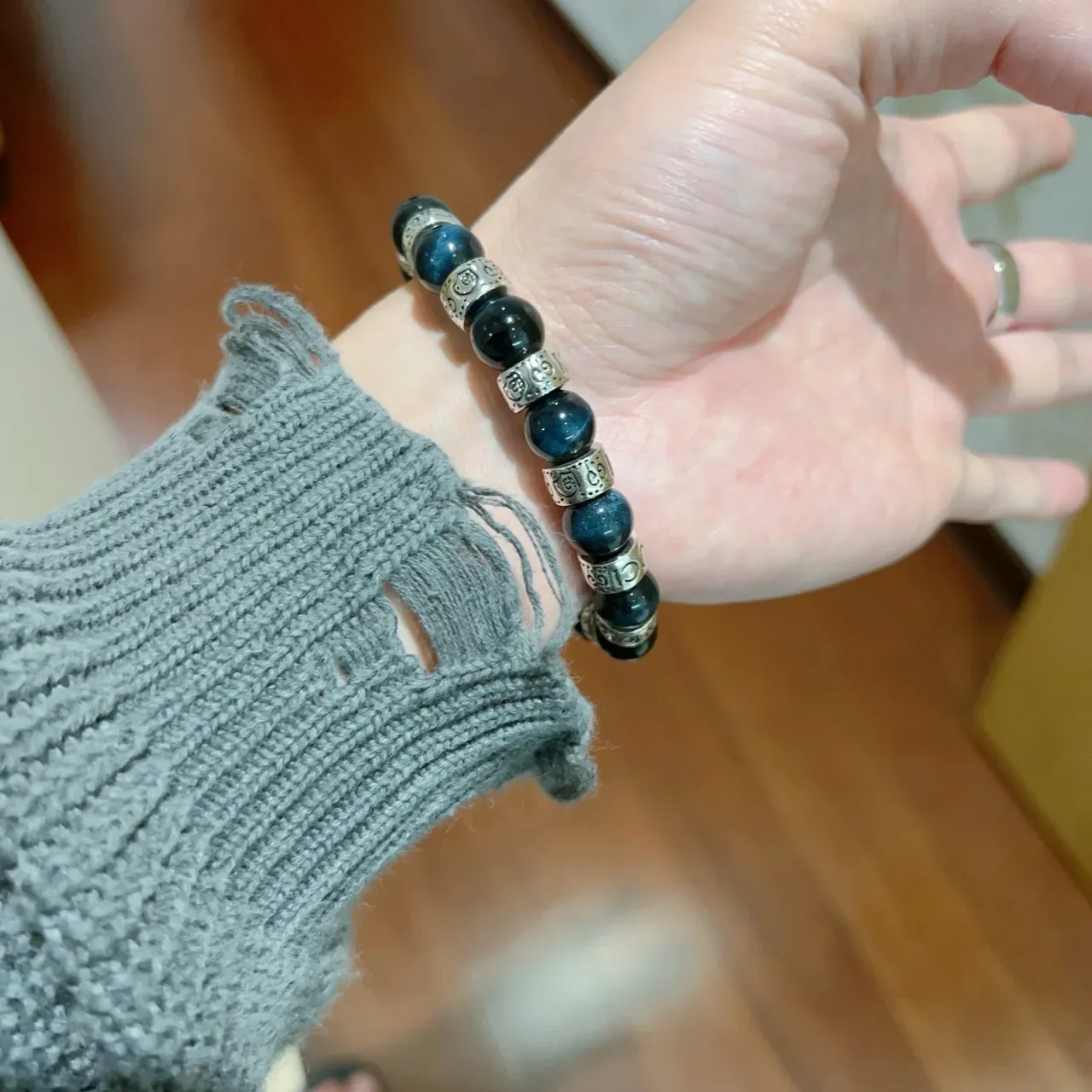 Gucci Navy Silver Beaded Polished Stone Bracelet 7