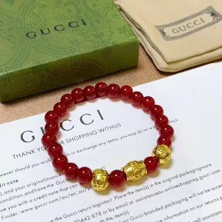 Gucci Pulsera Charms Beaded Rojo y Oro