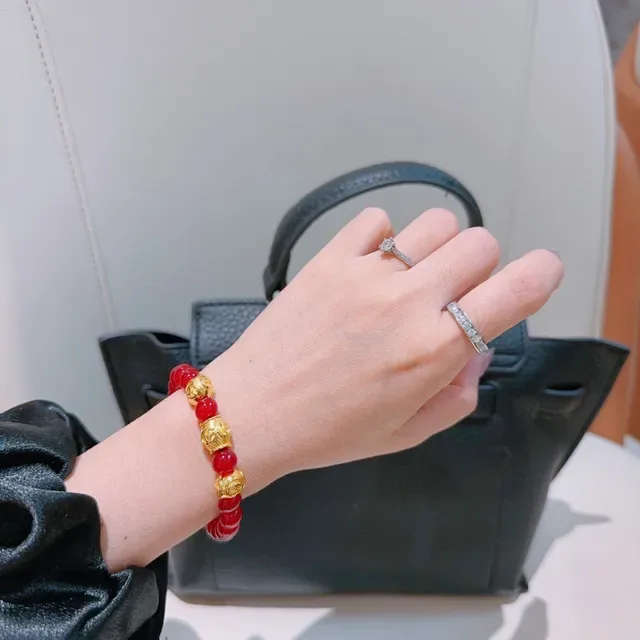 Gucci Pulseira Charms Beaded Vermelho e Dourado 8