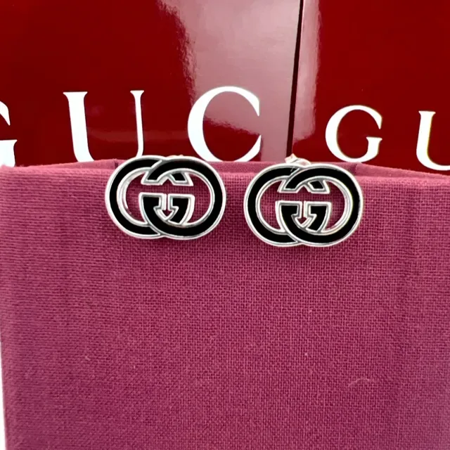 Gucci Aretes Interlocking GG Logo Esmaltados Rojo y Verde 5