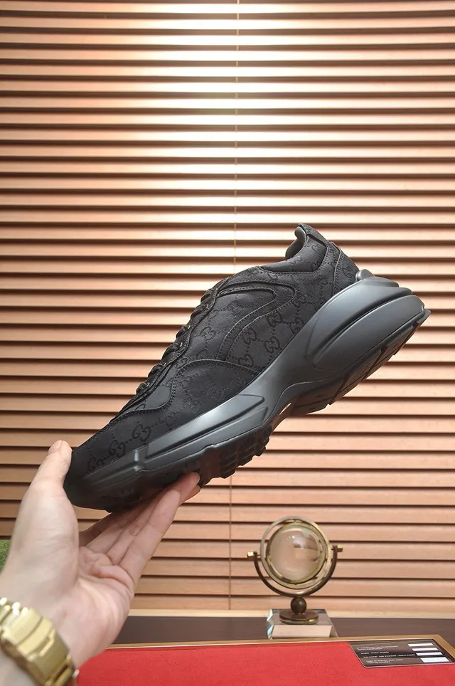 Gucci Rhyton 全黑印花厚底运动鞋 9