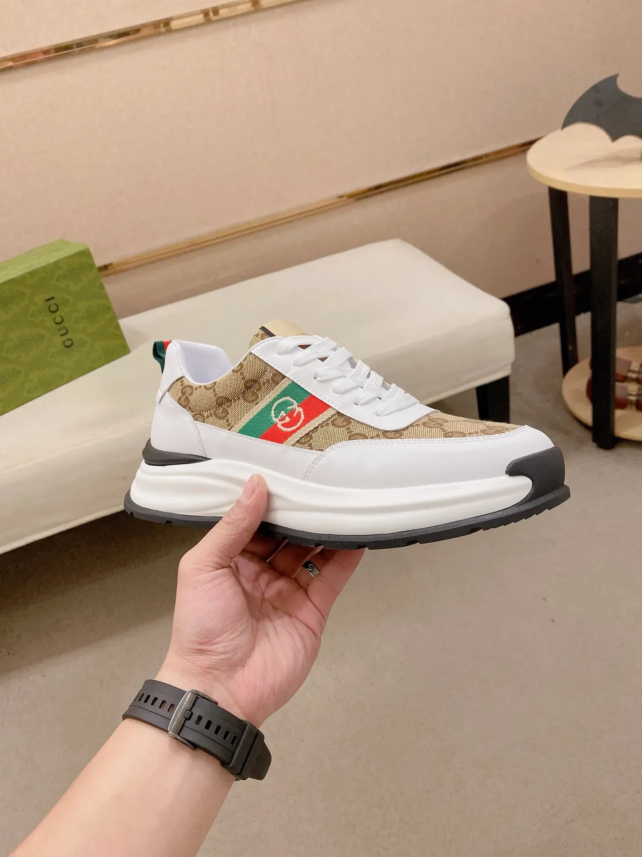 Gucci Screener Bege GG Canvas e Couro Branco Tênis Lifestyle 4