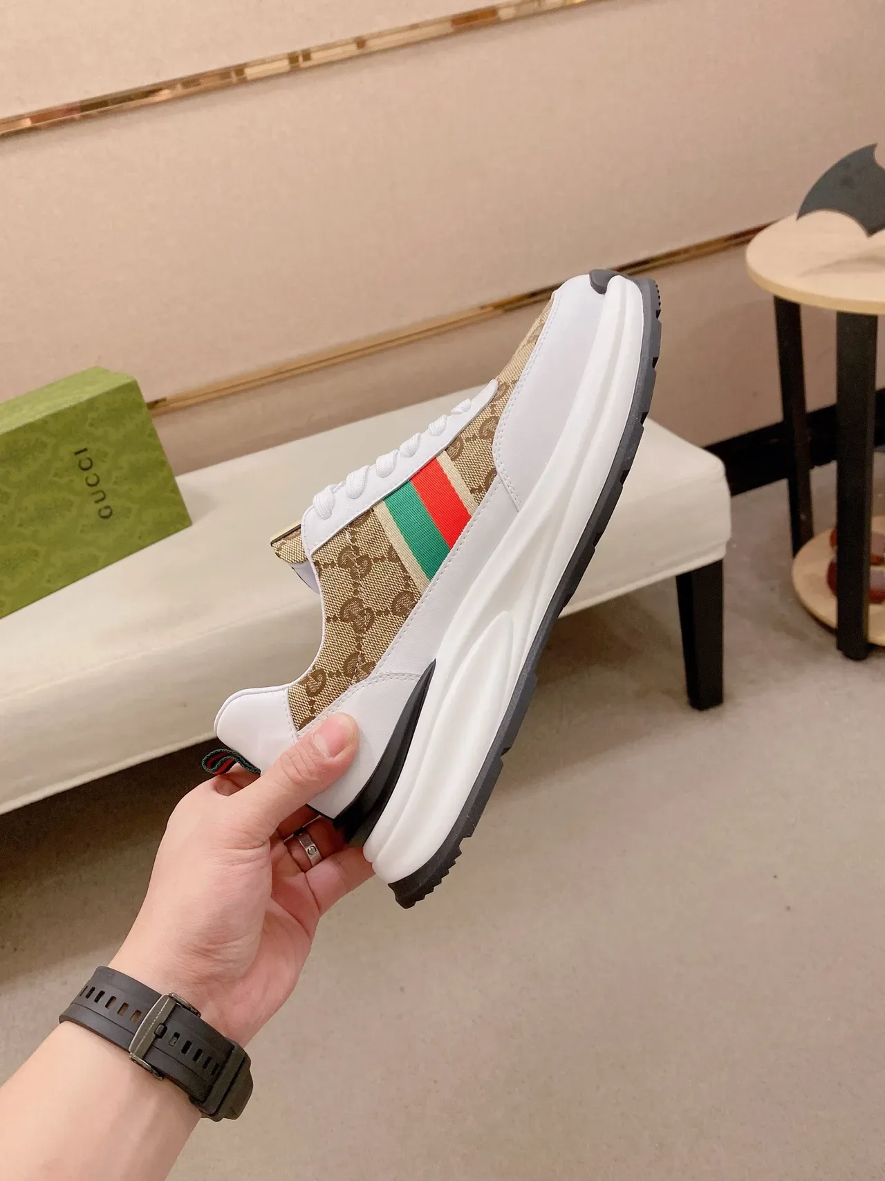 Gucci Screener Bege GG Canvas e Couro Branco Tênis Lifestyle 5