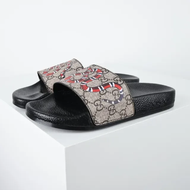 Gucci Screener কালো বেইজ GG Monogram ক্যানভাস King Cobra সাপ প্রিন্ট চপ্পল 2