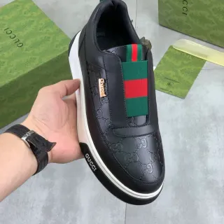 Gucci Screener 黑色绿色 套脚 压花 GG 皮革 生活方式运动鞋
