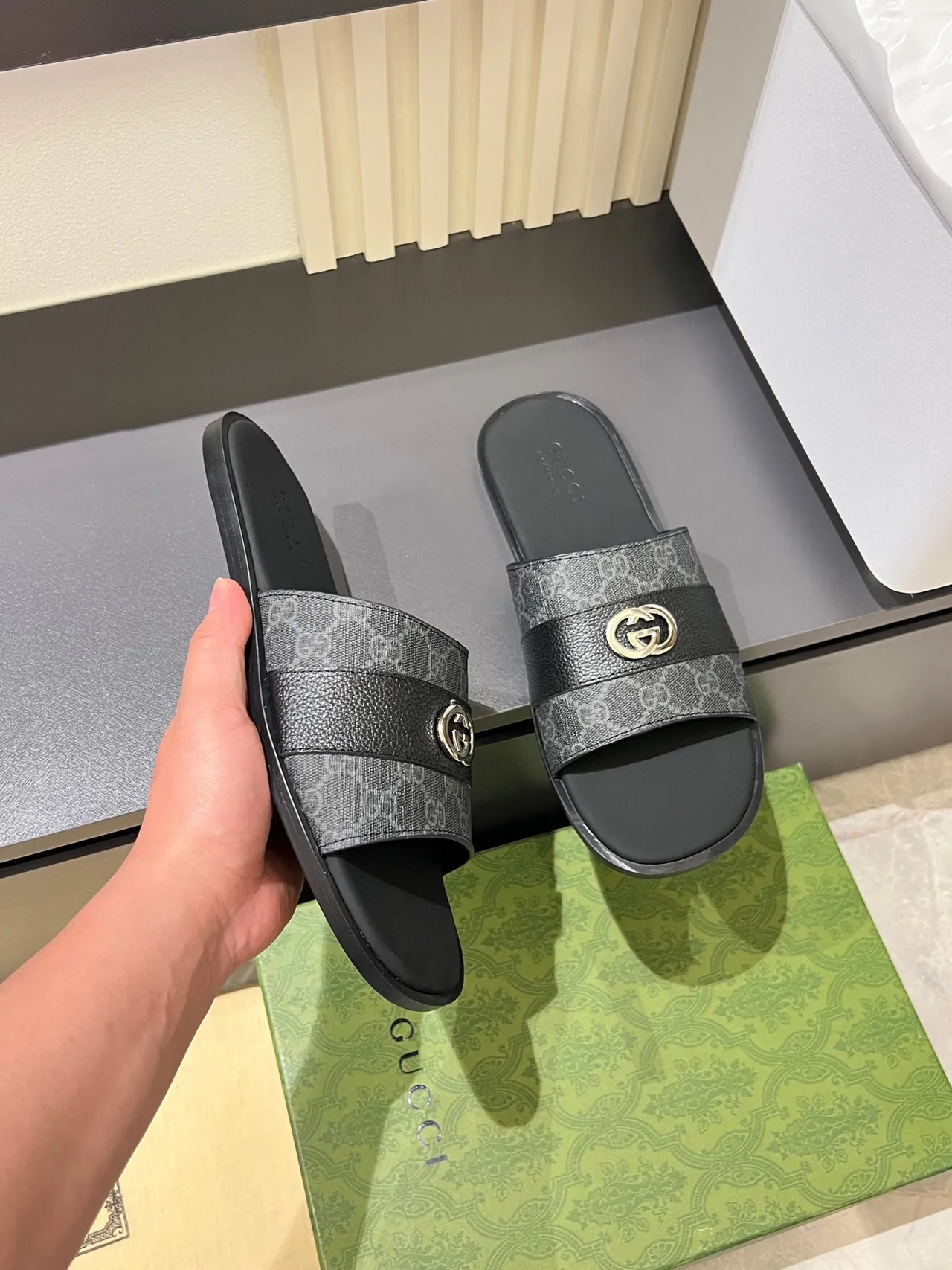 Gucci Screener Gray Black Leather Slippers 7