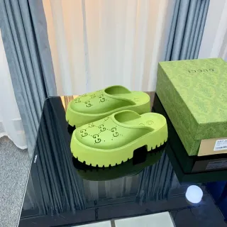 Gucci Screener Zapatillas de Plataforma Perforadas Verde Lima
