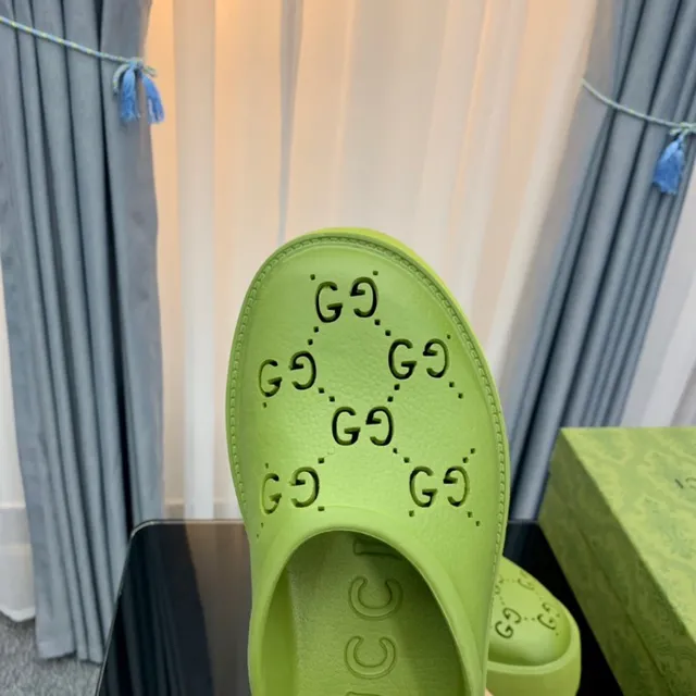 Gucci Screener Pantoufles Plateforme Perforées Vert Lime 2