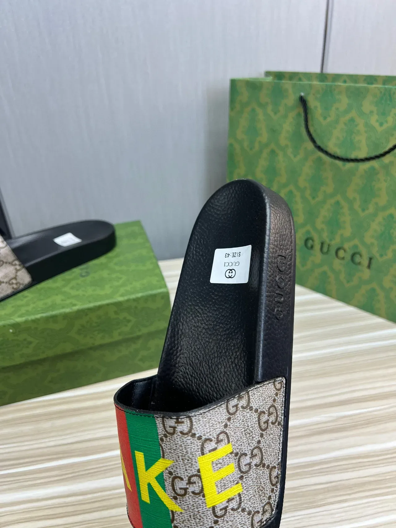 Gucci Screener Web Stripe AKE Print pantoufles 3