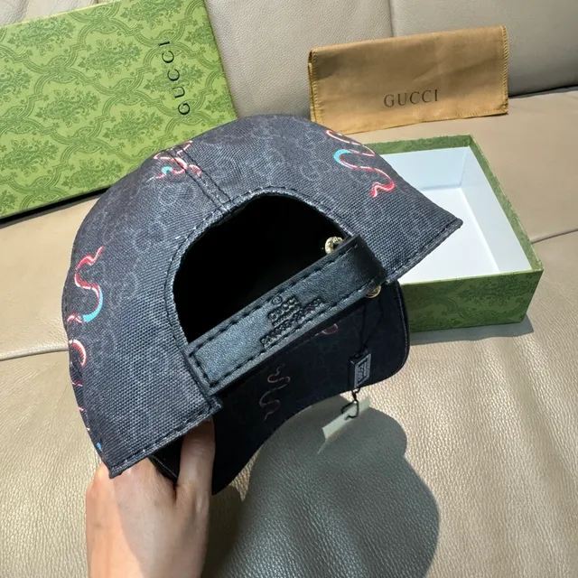 Gucci Serpenti Embroidered GG Supreme Baseball Cap 3