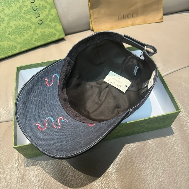 Gucci Serpenti Embroidered GG Supreme Baseball Cap 4