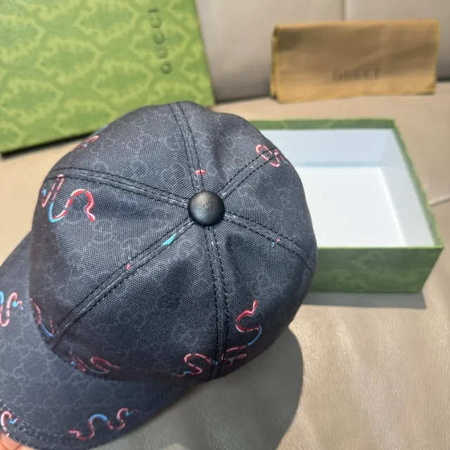 Gucci Serpenti Embroidered GG Supreme Baseball Cap 5