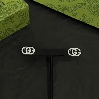 Gucci রুপো কালো আন্তঃসংযুক্ত GG লোগো পালিশড মেটাল ইয়ারিংস