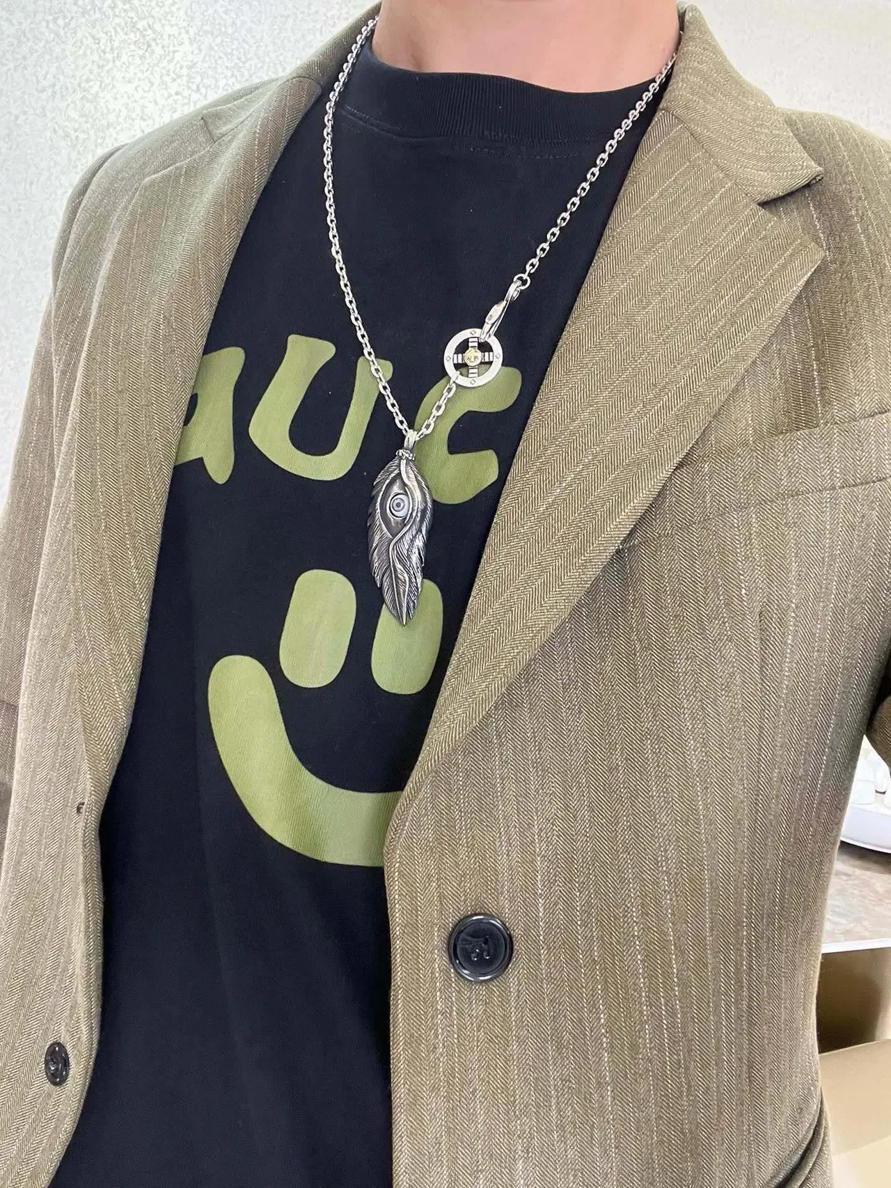 Gucci Silver Gold Feather-Shaped Pendant Oxidized Finish Necklace 4