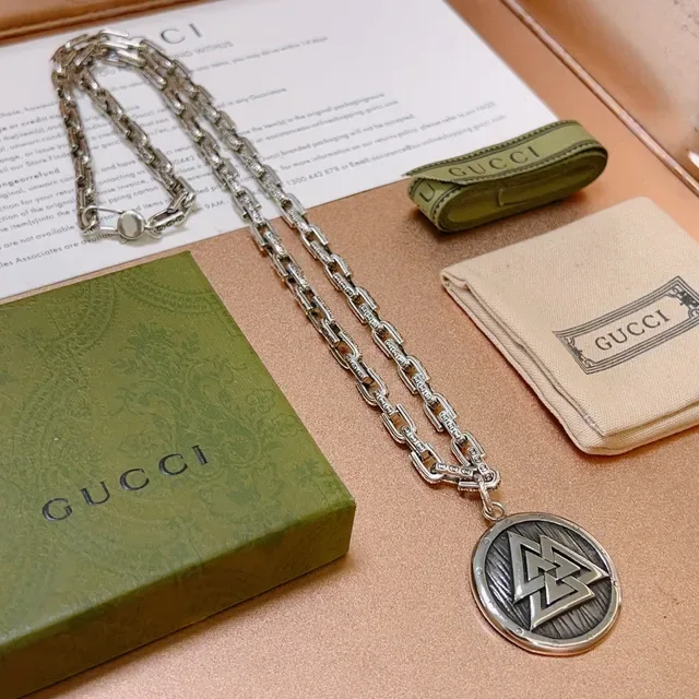 Gucci Collier Chaîne Curb Pesante Chaînons Argent Vert Gravée Pendentif Circulaire 4