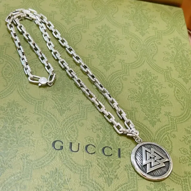 Gucci Collier Chaîne Curb Pesante Chaînons Argent Vert Gravée Pendentif Circulaire 7
