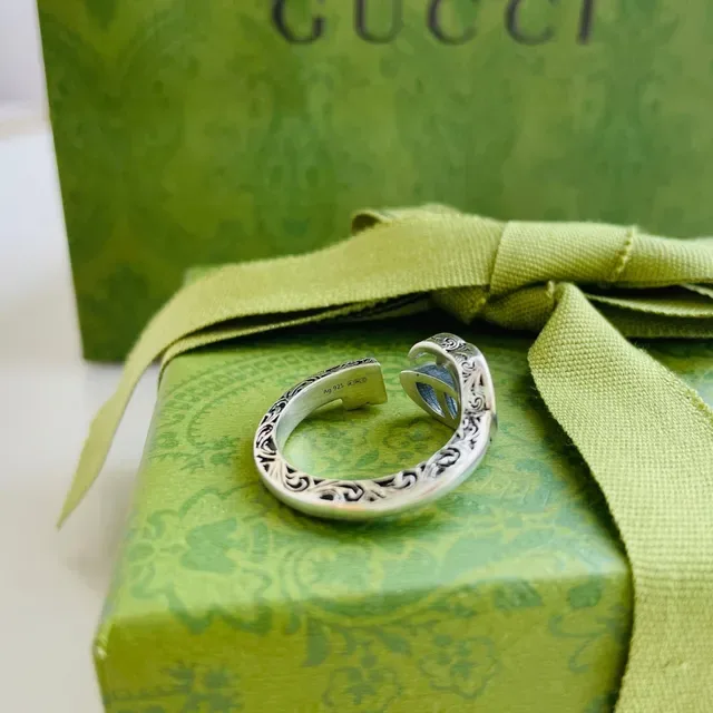 Gucci Silver Green Interlocking Double-G Logo Metal Ring 6