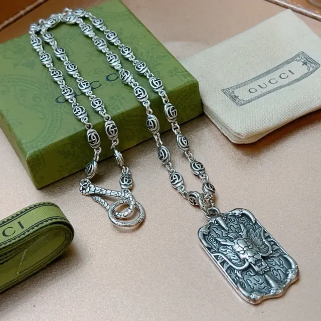Gucci Silver Green Interlocking G Motif Chain Necklace 6
