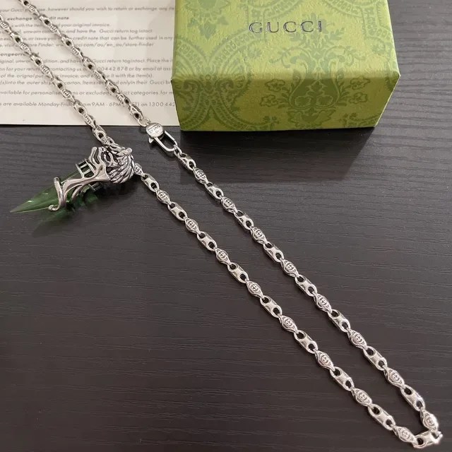 Gucci चांदी हरा सज्जित लिंक चेन सींग आकार का पेंडेंट नेकलेस 4