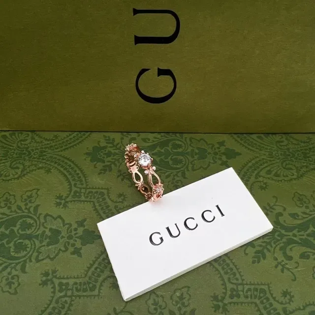 Gucci স্ট্যাকড ফ্লোরাল মোটিফ মাল্টি-মেটাল রিংস 2