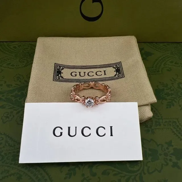 Gucci স্ট্যাকড ফ্লোরাল মোটিফ মাল্টি-মেটাল রিংস 5