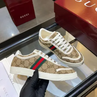 Gucci Tennis 1977 Zapatillas Lifestyle Beige Monograma Lona Franja Web