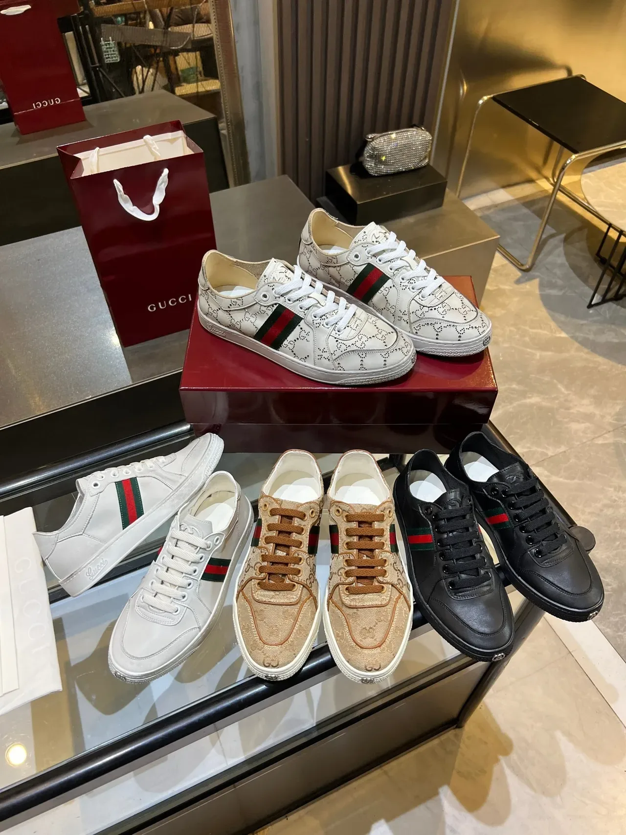 Gucci Tennis 1977 भूरा मोनोग्राम कैनवास वेब पट्टी लाइफस्टाइल स्नीकर्स 3