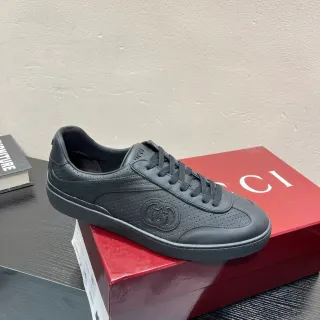 Gucci Tennis 1977 Zapatos Lifestyle de Cuero Negro Perforado