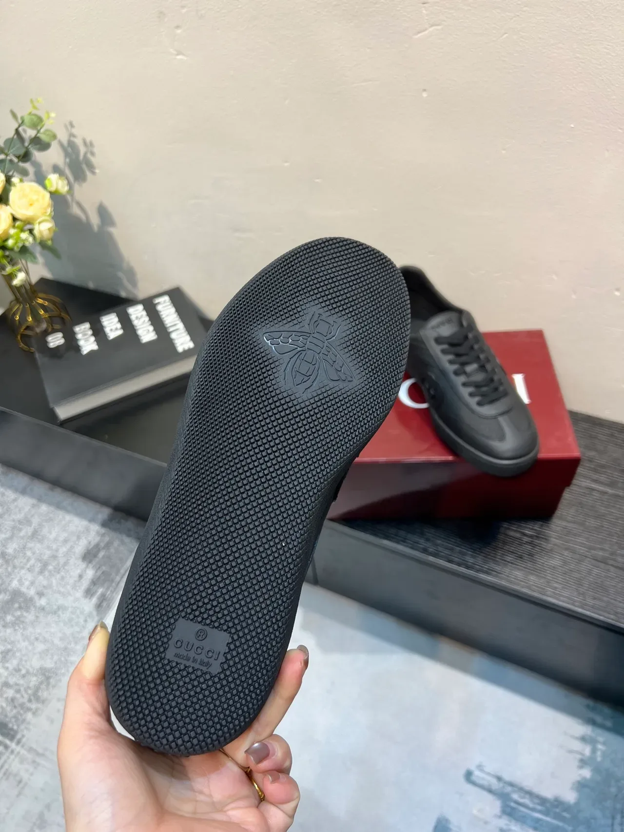 Gucci Tennis 1977 Chaussures lifestyle en cuir noir perforé 8