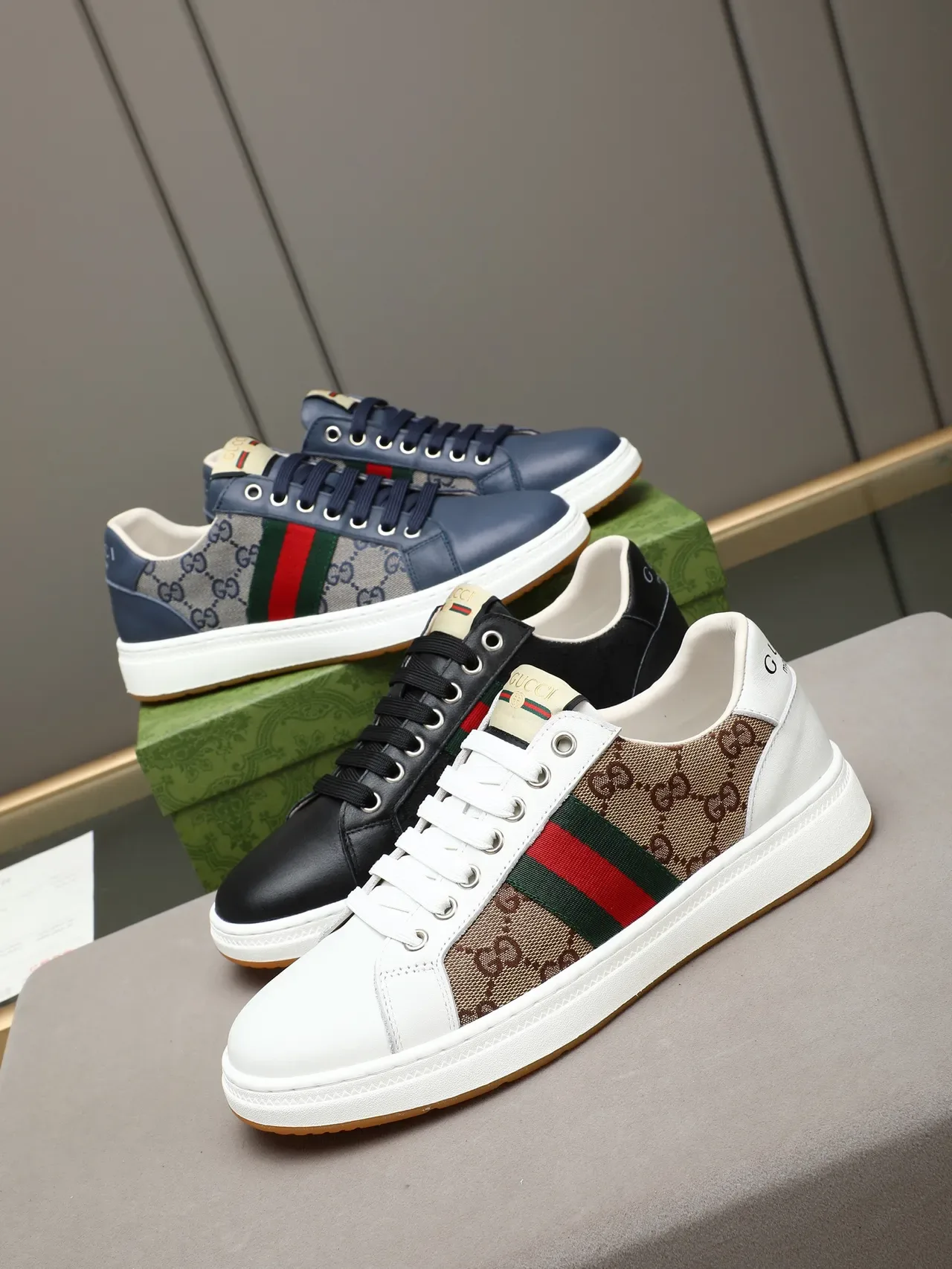Gucci Tennis 1977 Navy و Gray GG كانفاس سينيكرز لايف ستايل 2