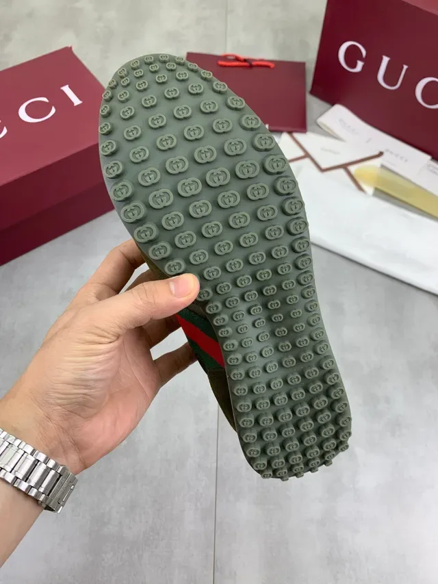 Gucci Tennis 1977 Verde Oliva Web Stripe Sneakers Lifestyle 3