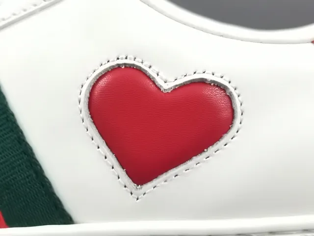 Gucci Tennis 1977 أبيض أحمر أخضر قلب أسلوب حياة حذاء رياضي 4