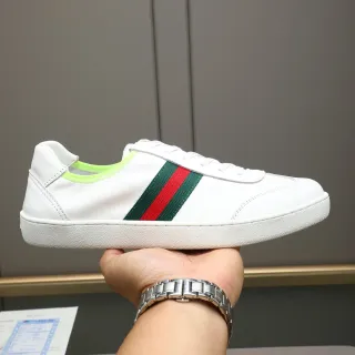 Gucci সাদা সবুজ চামড়া উপরের অংশ ওয়েব স্ট্রাইপ ডিটেল লাইফস্টাইল স্নিকার