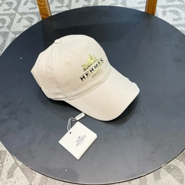 Hermès বেজ গোল্ড সিক্স-প্যানেল নির্মাণ এমব্রয়ডার্ড লোগো বেসবল ক্যাপ 4