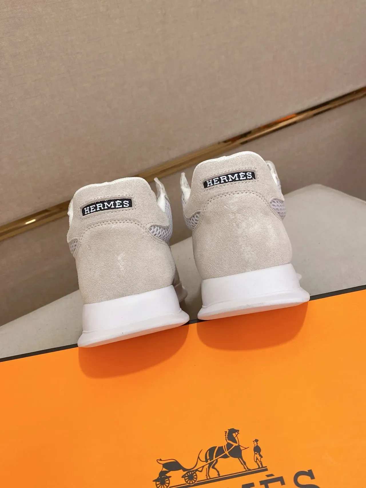 حذاء رياضي لايف ستايل Hermès بيج ميش وسويد 3