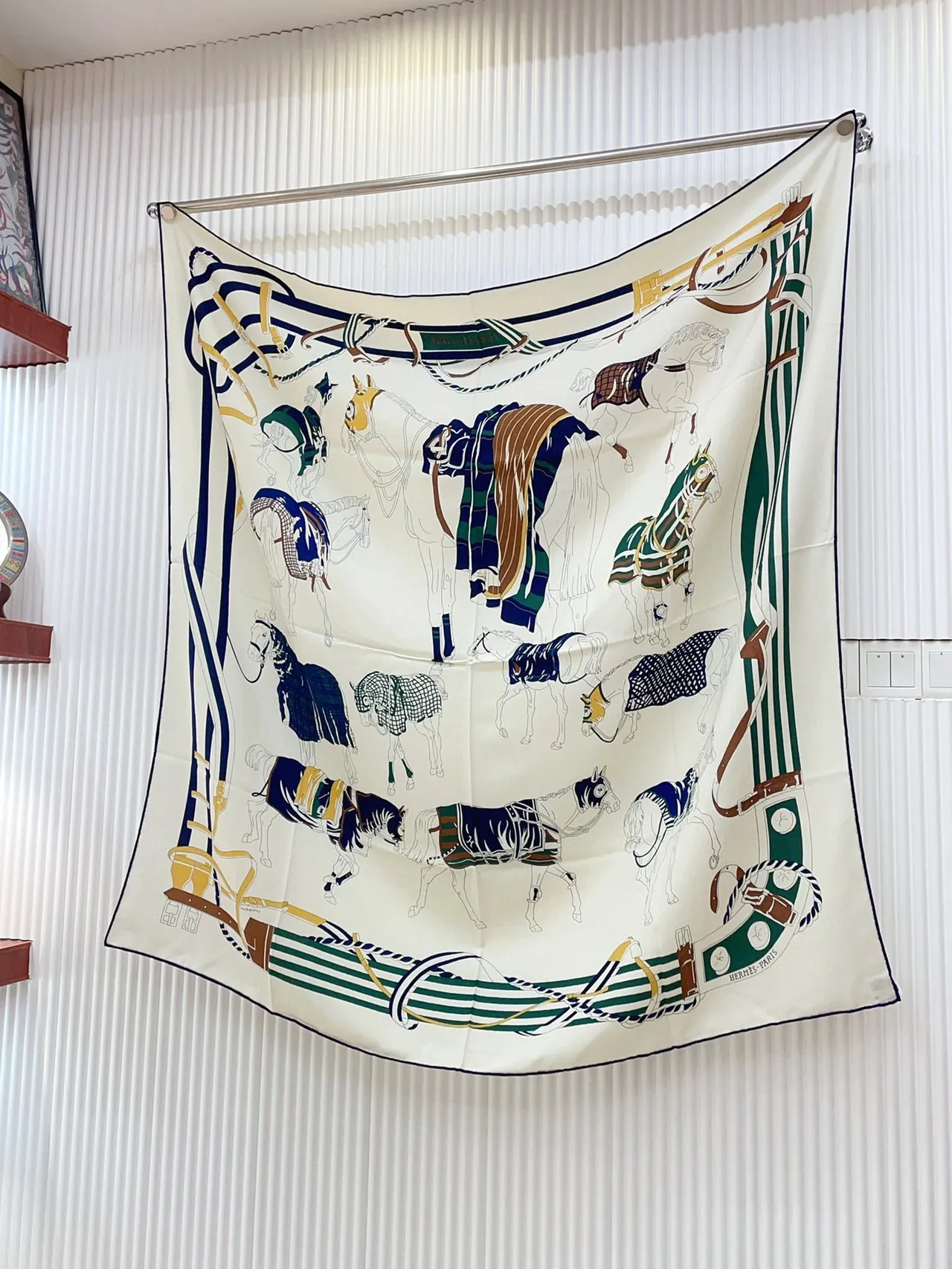 Hermès 米色海军蓝骑术印花织造丝绸围巾 4