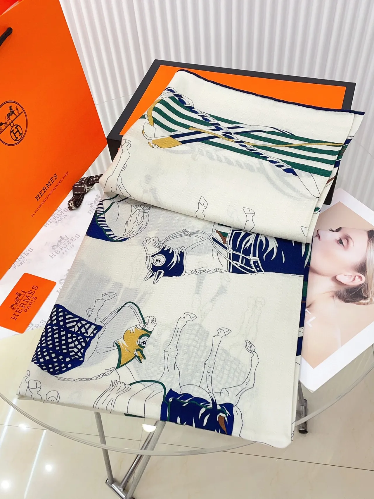 Hermès 米色海军蓝骑术印花织造丝绸围巾 6
