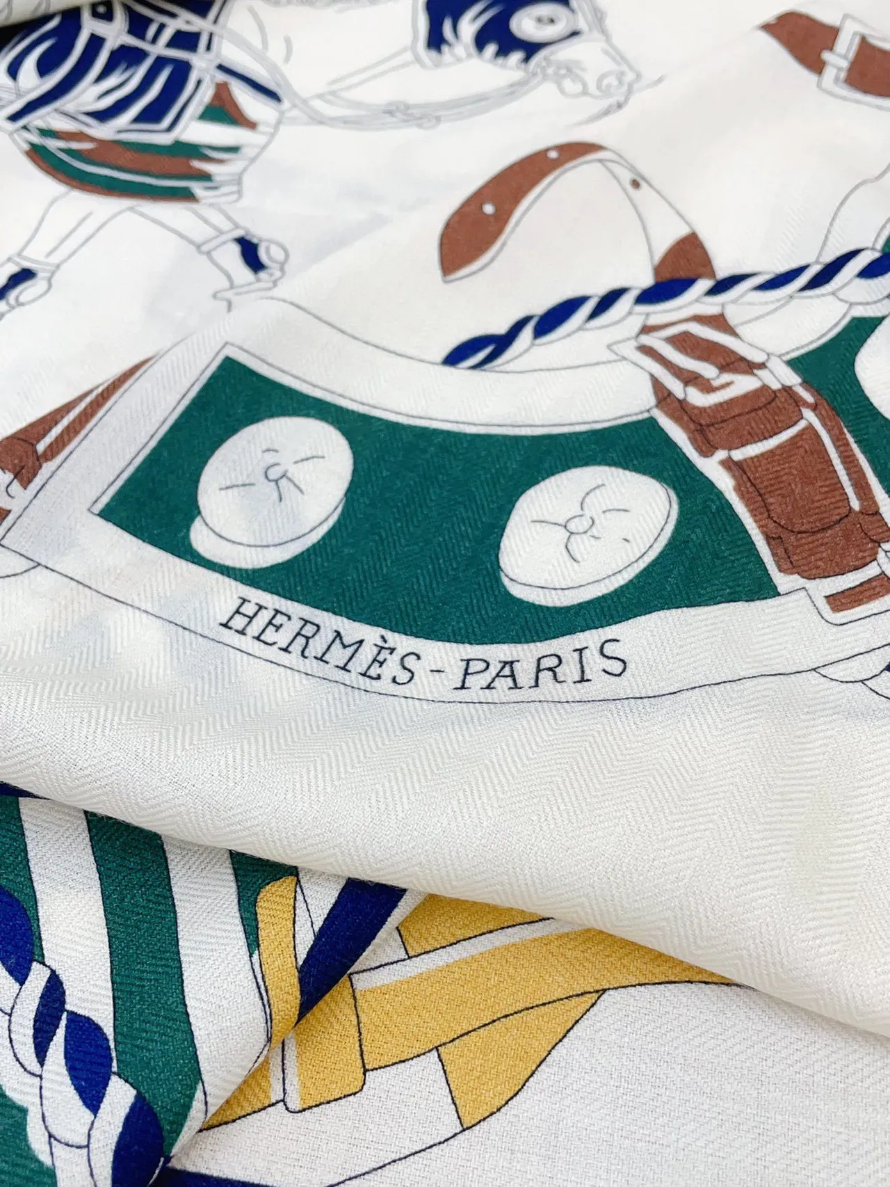Hermès 米色海军蓝骑术印花织造丝绸围巾 9