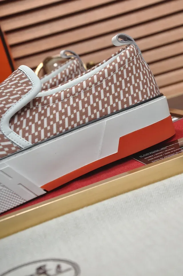 Hermès zapatillas lifestyle slip-on beige blanco suela plataforma 2