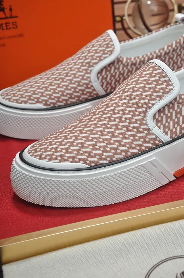 Hermès zapatillas lifestyle slip-on beige blanco suela plataforma 3